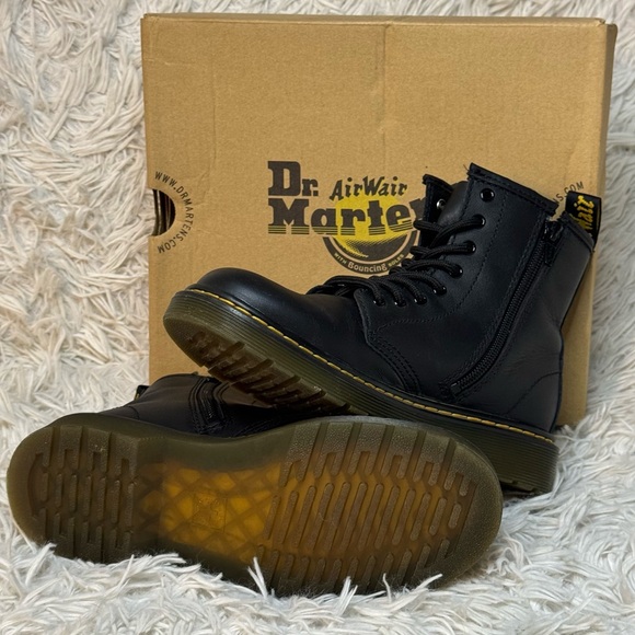 Authentic Dr. Marten’s-Girls US Size 3-Matte Black - Picture 3 of 4